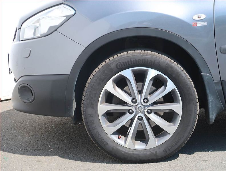 Nissan Qashqai (2013) 2.0, Automat, ČR,1.maj - fotka 15 z 21