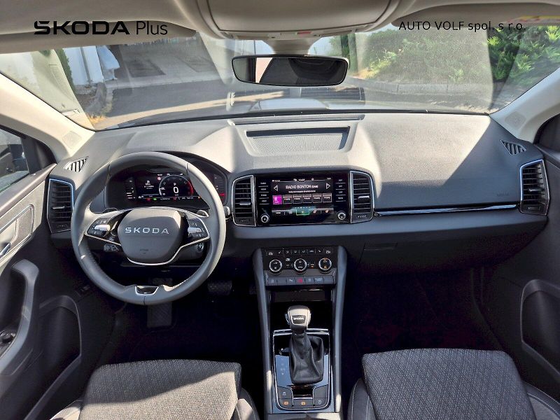 Škoda Karoq (2025) Top Selection 1.5 TSI 110 kW 7 - fotka 5 z 39