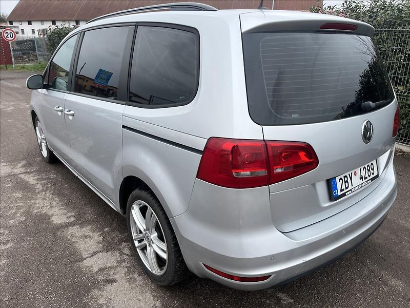 Volkswagen Sharan 2,0 TDi DSG 130KW KLIMA SERVIS - fotka 8 z 38
