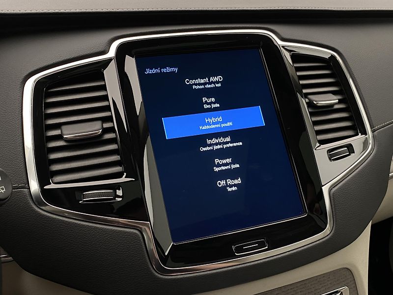 Volvo XC90 T8 AWD RECHARGE REZERVACE - fotka 51 z 58