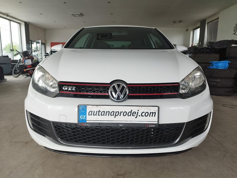 Volkswagen Golf (2010) GTI,2,0TSI,155KW,AUT.KL.18ALU - fotka 2 z 28