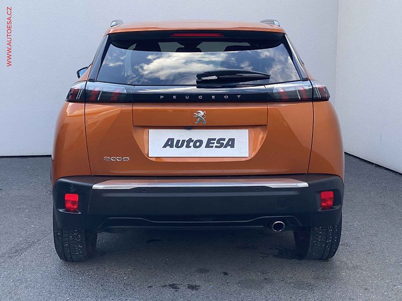 Peugeot 2008 (2022) 1.5 HDi, Style, kamera - fotka 5 z 17