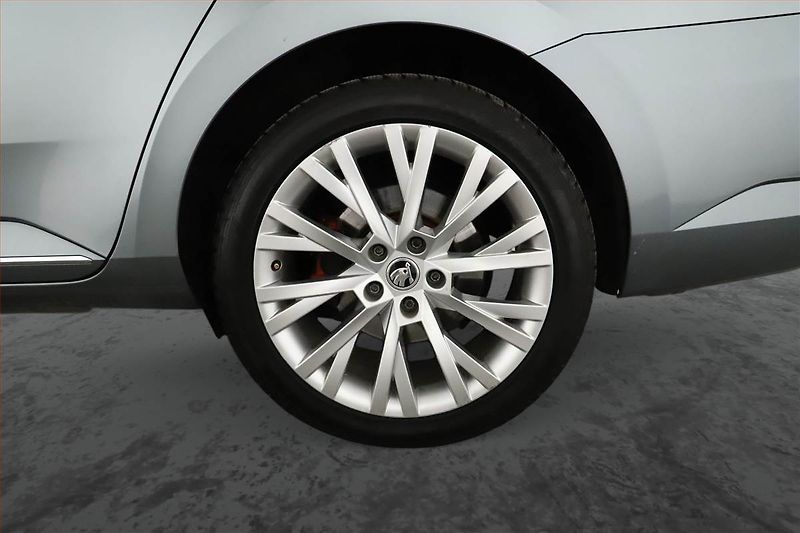 Škoda Superb (2020) Laurin&Klement 2.0 TDI - fotka 12 z 19