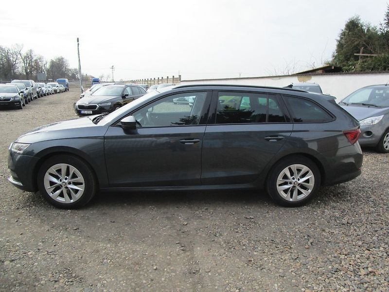 Škoda Octavia 1,5TSI-110KW + STK ČR - fotka 4 z 26