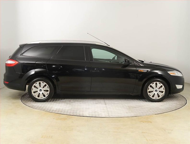 Ford Mondeo (2008) Trend 2.0 16V, Serv.kniha - fotka 6 z 17