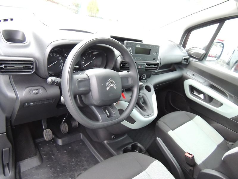Citroën Berlingo (2019) 1.2Puretech,Live,81kw,ČR,1.maj - fotka 19 z 55