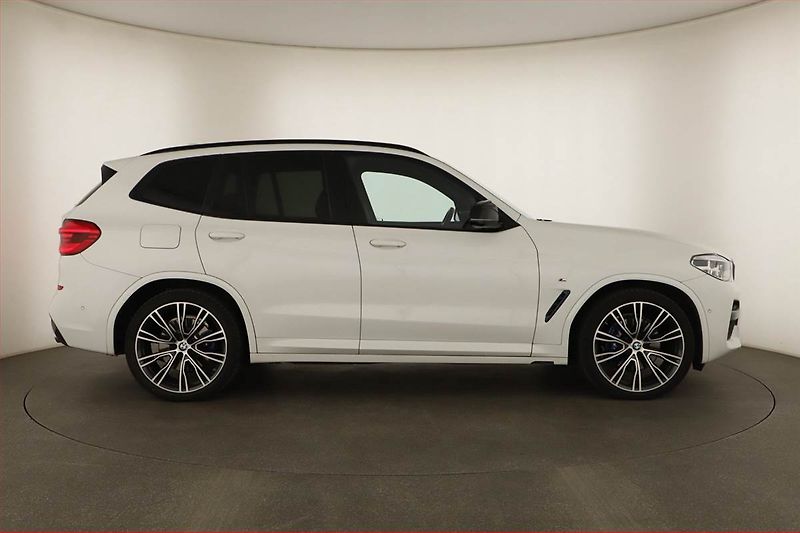 BMW X3 (2021) xDrive30d - fotka 6 z 18