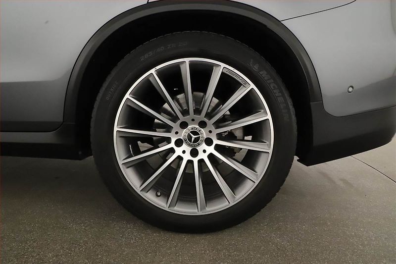 Mercedes-Benz GLC (2018) 300 - fotka 29 z 29