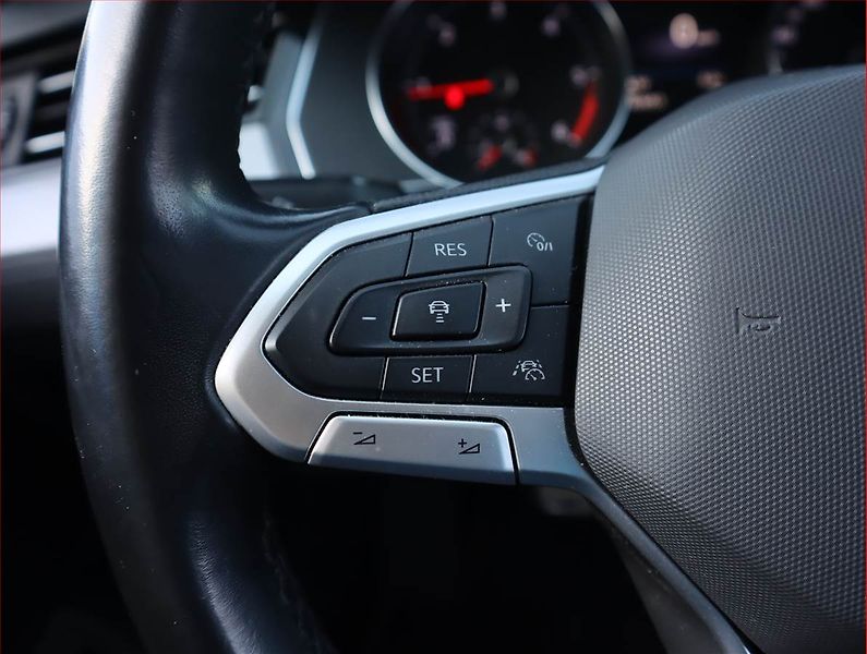 Volkswagen Passat (2020) 2.0 TDI, Serv.kniha, Navi - fotka 17 z 20