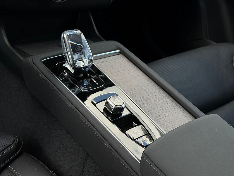 Volvo XC90 PLUS B5, 360°, VZDUCH - fotka 12 z 24