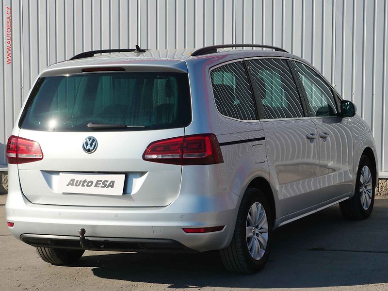 Volkswagen Sharan (2018) 2.0 TDi, Comfortline, DSG - fotka 4 z 28