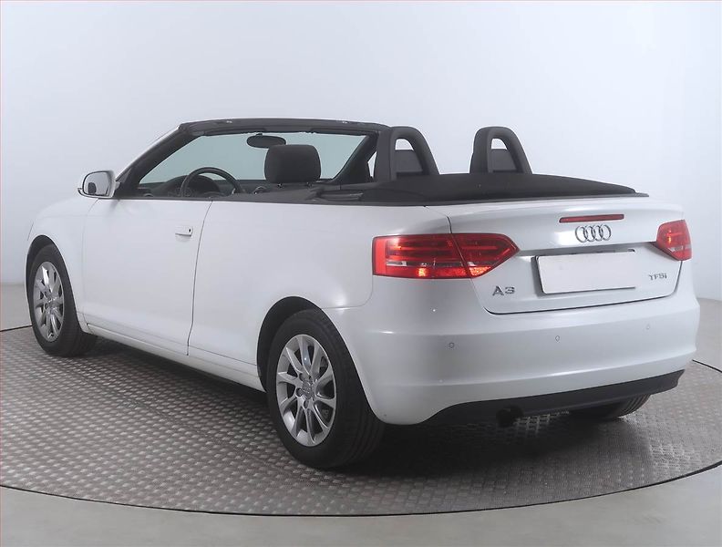 Audi A3 (2011) 1.2 TFSI, Park. senzory - fotka 4 z 18