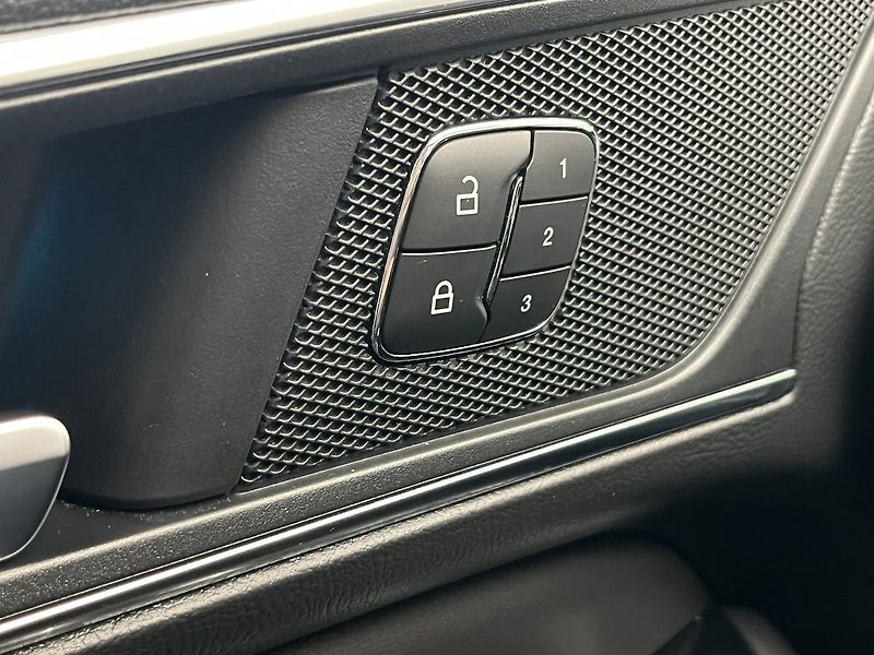 Ford Galaxy 2.5 HEV TITANIUM 7 míst - fotka 13 z 58