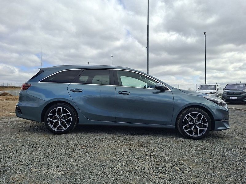 Kia Ceed SW 1.5 T-GDI 117kW 7DCT - fotka 9 z 25