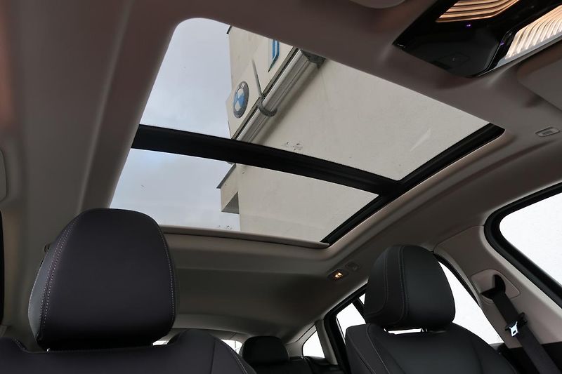 BMW X4 xDrive20d - fotka 13 z 15