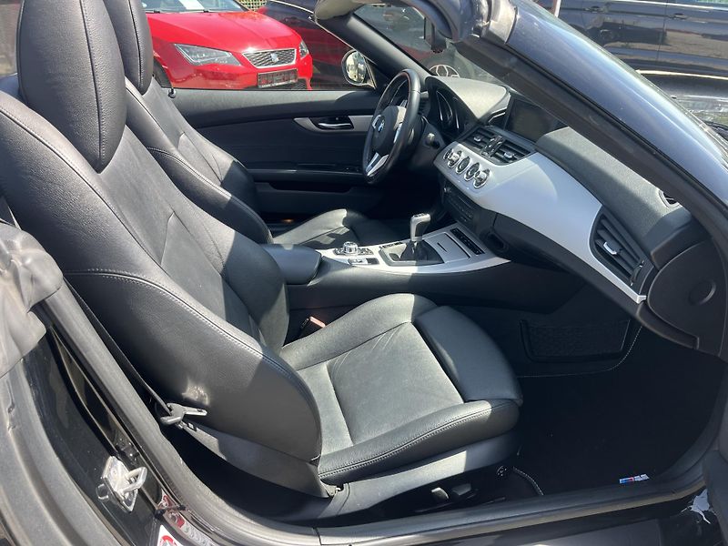 BMW Z4 (2009) 3.0i 190kw Kabrio REZERVACE - fotka 26 z 28