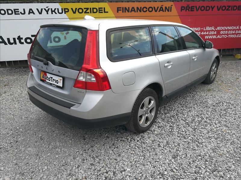 Volvo V70 2,4 D - fotka 3 z 17
