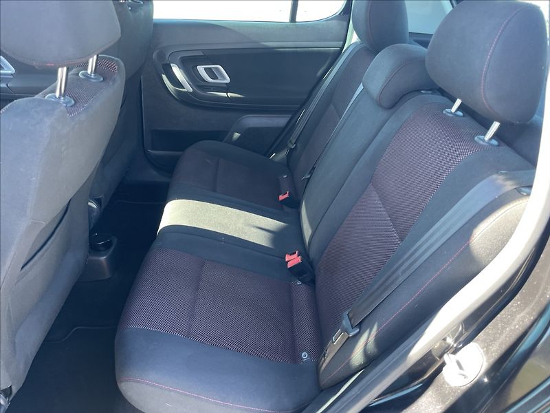 Škoda Fabia 1,4 i 16V 63kw Sportline Klima - fotka 8 z 42