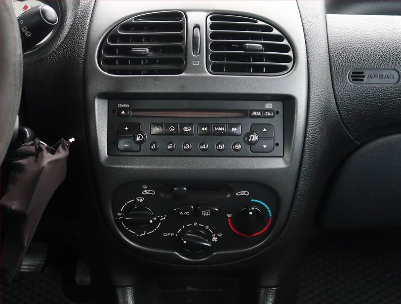 Peugeot 206 (2006) 1.4 HDI, po STK, Klima - fotka 12 z 14
