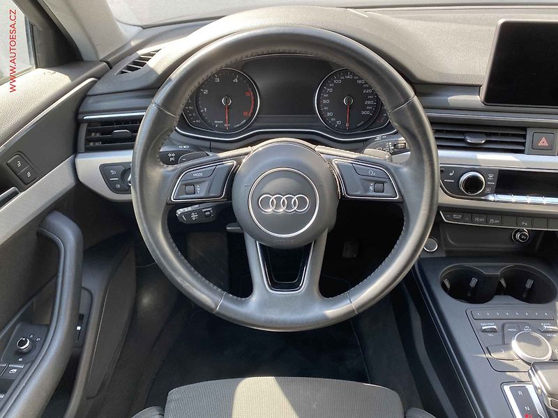 Audi A4 (2018) 2.0 TDi quattro, AT, bixen - fotka 12 z 23