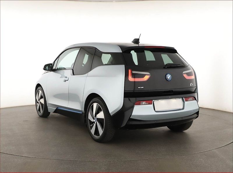 BMW i3 (2015) 60Ah BEV, SoH 82%, Automat - fotka 4 z 21