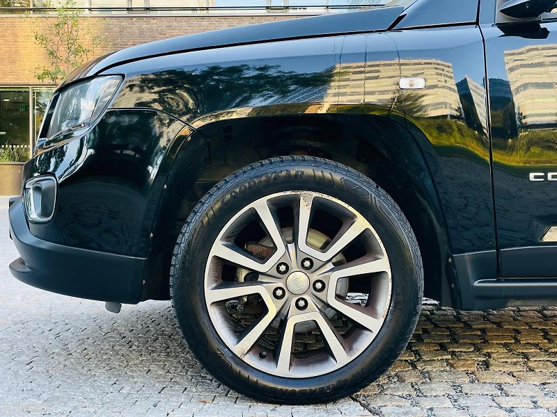 Jeep Compass 2.4i 4x4 AUT KAMERA TAŽNÉ - fotka 46 z 47