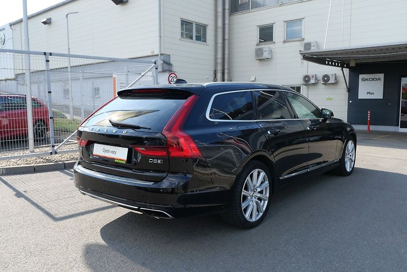 Volvo V90 - fotka 3 z 6