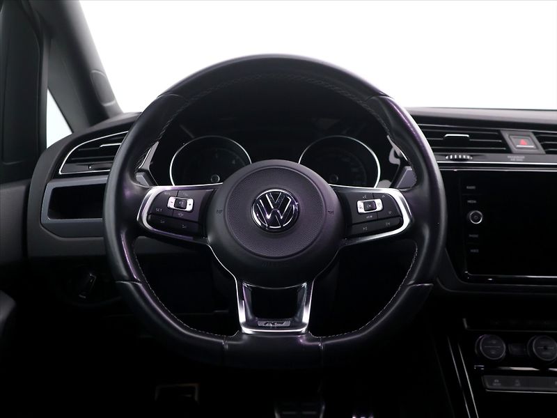 Volkswagen Touran 2,0 TDI 110kW R-Line DSG CZ - fotka 22 z 38