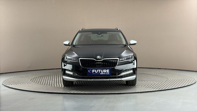 Škoda Superb 2.0 TSI DSG 4x4 Scout Combi - fotka 3 z 36