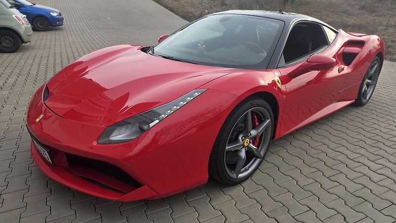 Ferrari 488 (2016) jako nové plný servis ZÁRUKA - fotka 8 z 16