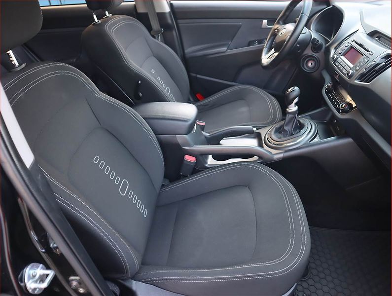 Kia Sportage (2012) 2.0 CRDi, 4X4, Tempomat - fotka 9 z 17