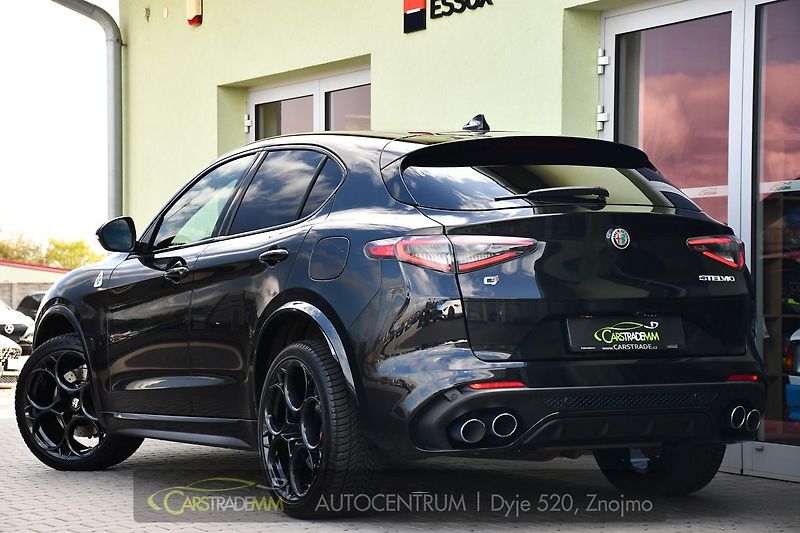 Alfa Romeo Stelvio 2.9V6 Bi-T.382 kW QUADRIFOGLIO - fotka 3 z 55
