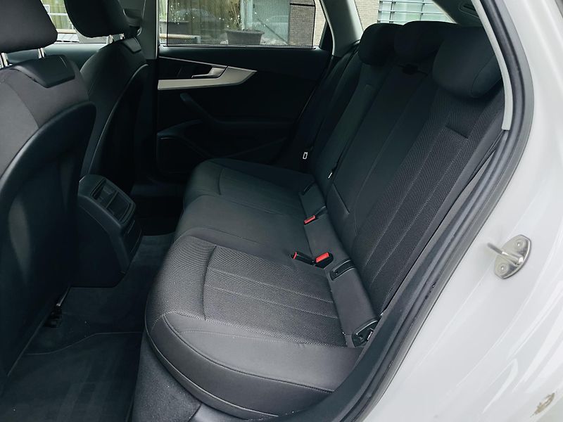 Audi A4 3.0TDI AUT KAMERA SERVISKA  - fotka 30 z 45