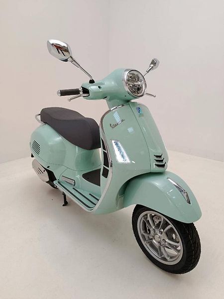 Vespa GTS 125 (2026) Verde Amabile E5+ - fotka 1 z 15