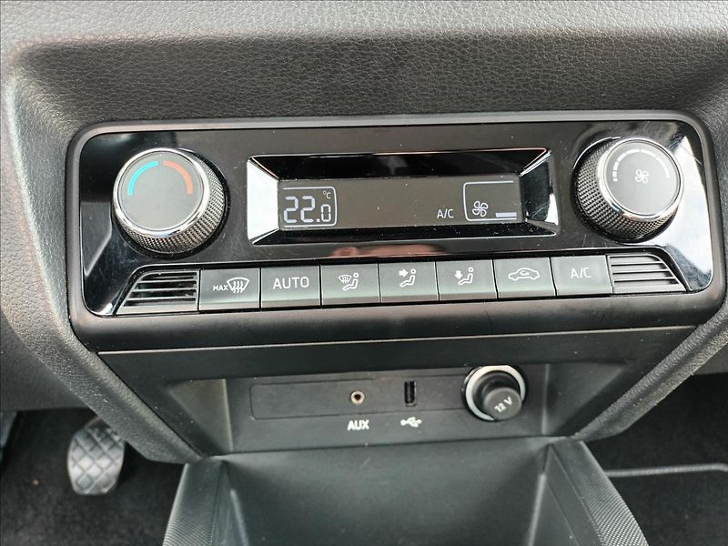 Škoda Fabia 1,2 TSI,66KW,1MAJ,AMBI,KOLA - fotka 32 z 45