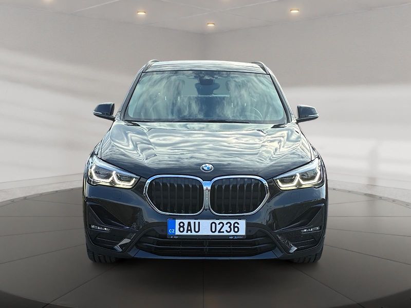 BMW X1 (2021) xDRIVE 18d 110kW 4x4 CZ DPH - fotka 2 z 11