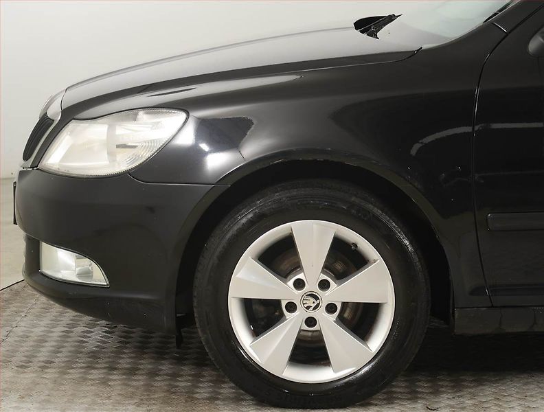 Škoda Octavia (2012) 1.6 TDI, Tempomat - fotka 14 z 17