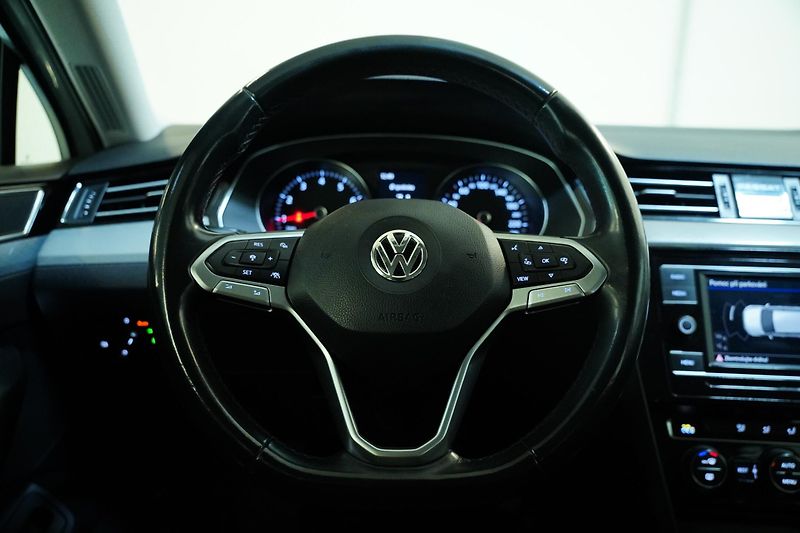 Volkswagen Passat - fotka 18 z 25