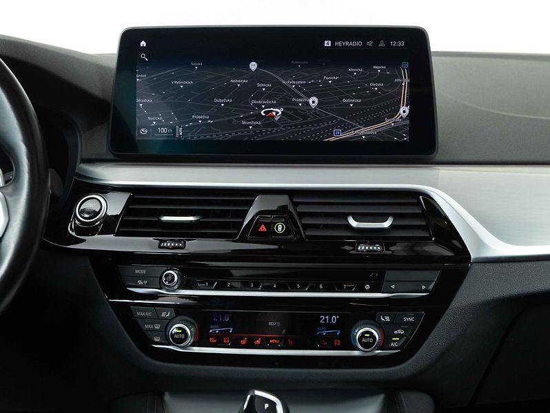 BMW Řada 5 540d xDrive - fotka 14 z 22