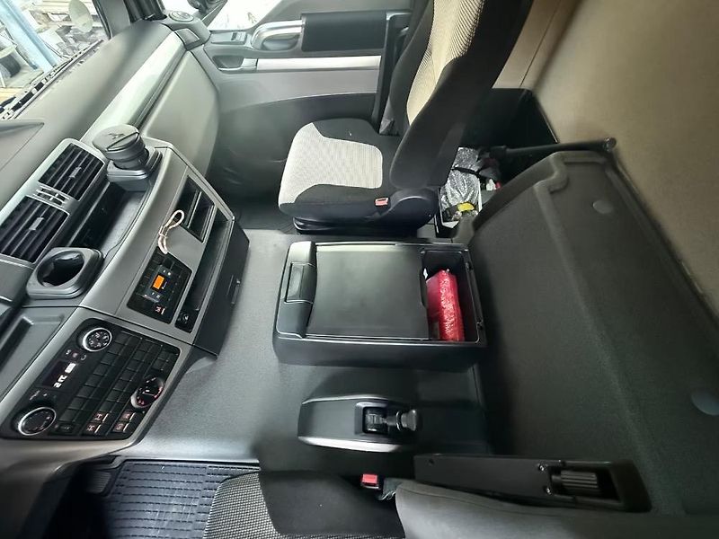 MAN TGS (2020) 37.430 8x4 S1 EURO 6 - fotka 19 z 19