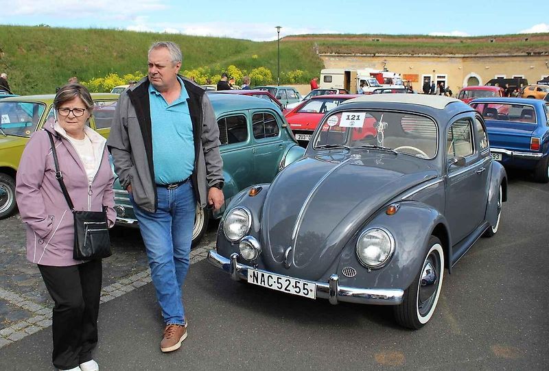 Ladislav Maleček se svým Edselem přijel na sraz veteránů do Terezína z nedalelkých Litoměřic.