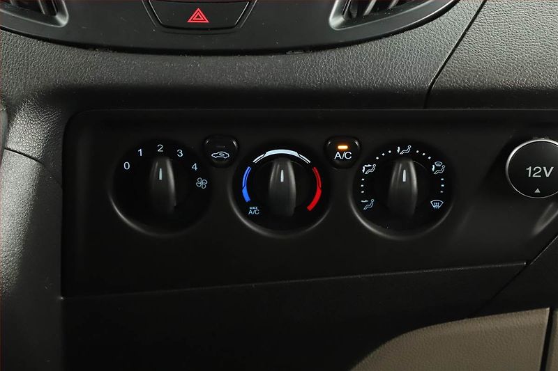 Ford Tourneo Custom (2013) Titanium 2.2 TDCi, ČR - fotka 12 z 16