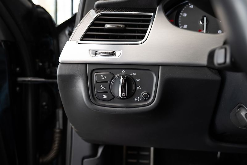 Audi S8 - fotka 22 z 28