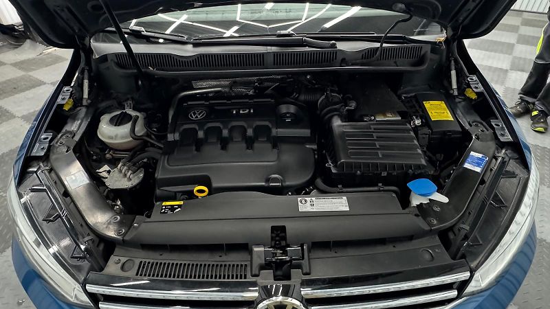 Volkswagen Touran (2016) 2.0TDI 110KW - fotka 15 z 25