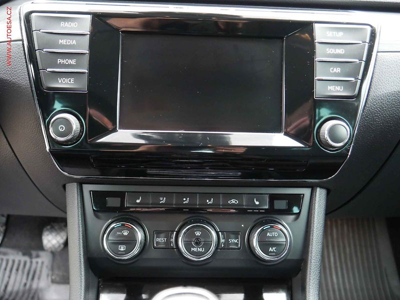 Škoda Superb (2016) 2.0 TDi, ČR, bixen, autoAC - fotka 11 z 20
