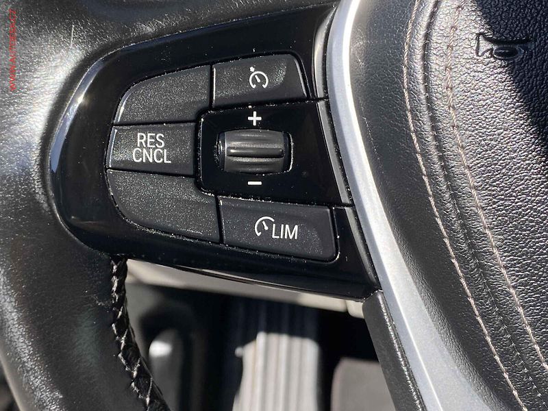 BMW Řada 5 (2018) 3.0i 540i xDrive, AT, +ALU - fotka 15 z 22