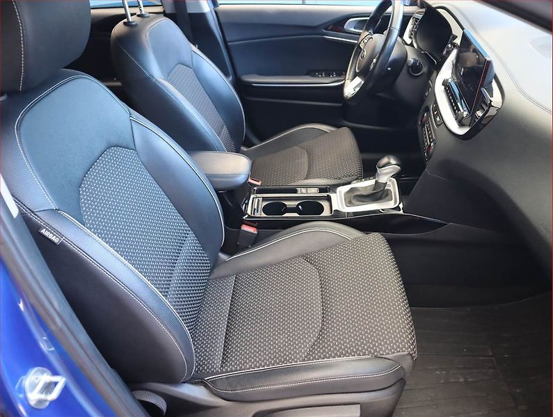 Kia Ceed (2021) 1.5 T-GDI, Automat, Serv.kniha - fotka 9 z 21