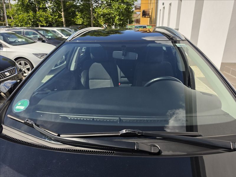 Toyota Auris 1,6 97 KW Automat kamera navi - fotka 40 z 44