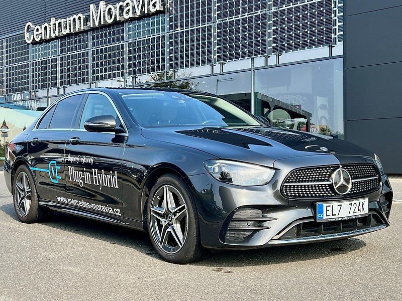Mercedes-Benz Třídy E 300 de 4MATIC AMG linie - fotografie inzerátu