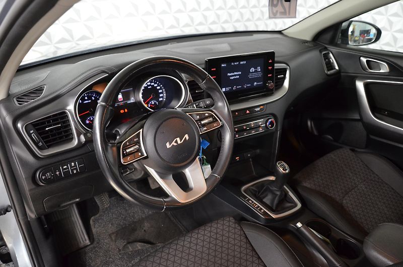 Kia Ceed (2023) SW 1.5 T-GDI 118 Fresh - fotka 9 z 20